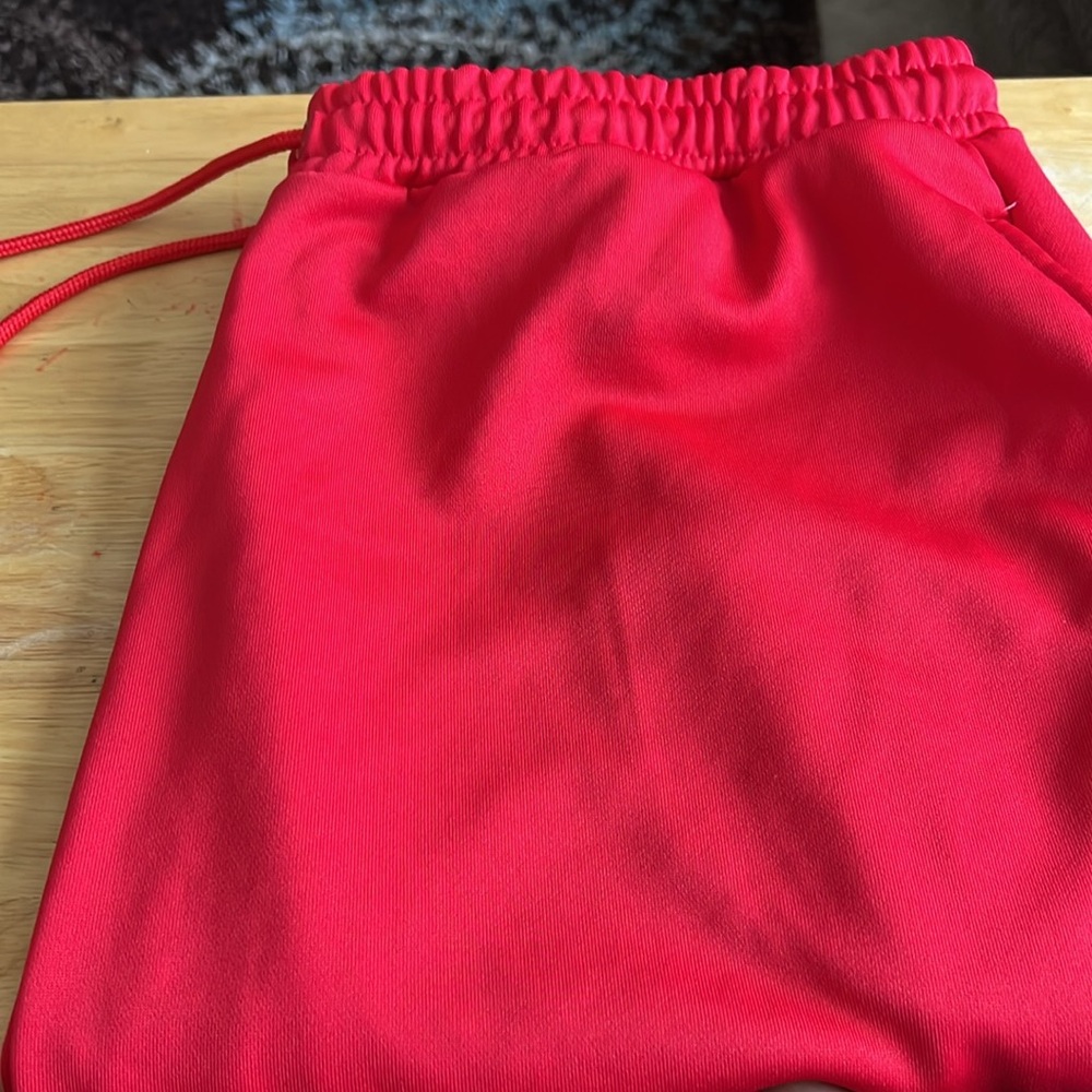 Fila Vibrant Red  shorts size 4XL looks like the run small tho - Picture 2 of 4